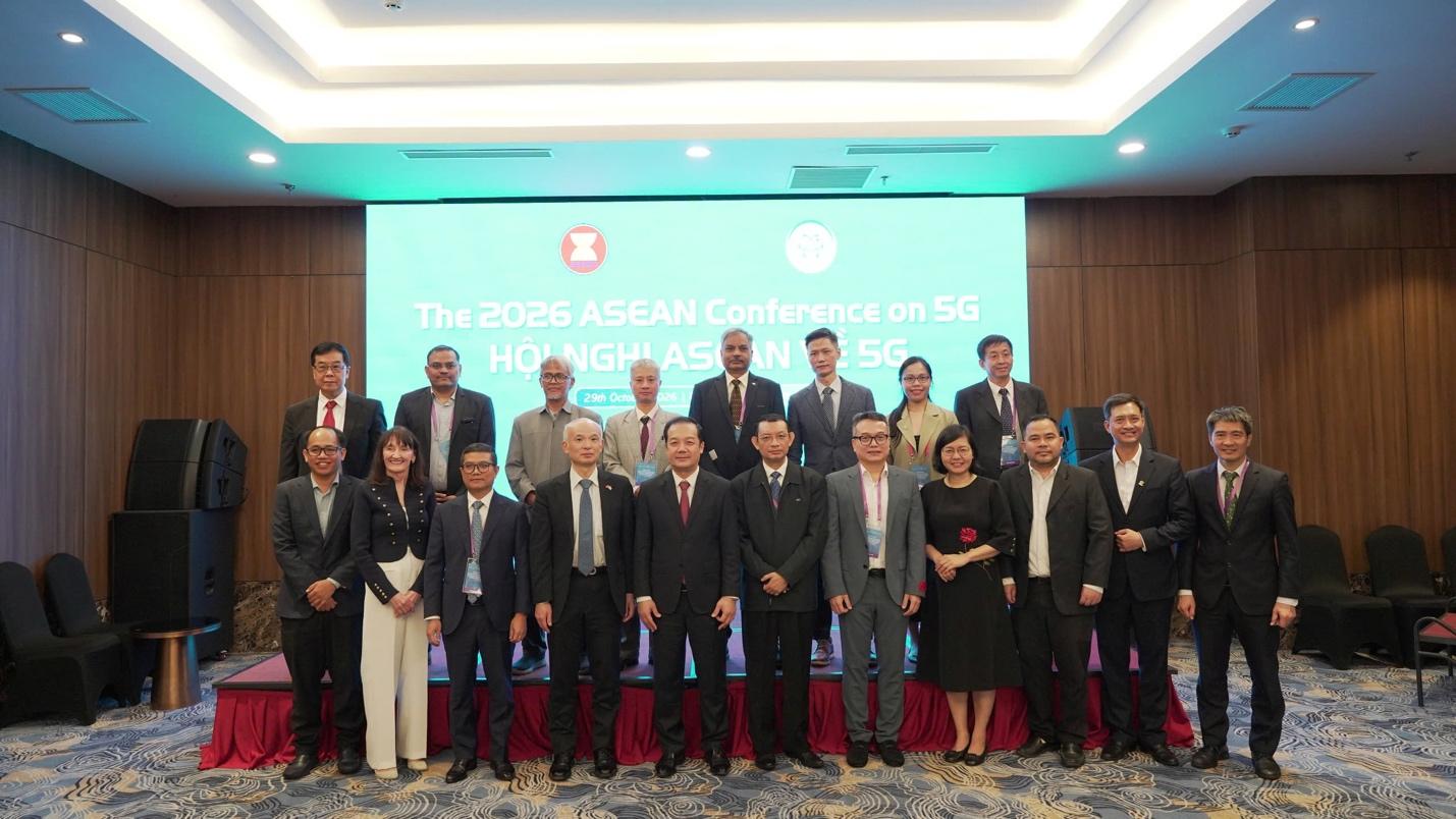 Thứ trưởng Phạm Đức Long: “Khai thác hiệu quả 5G hôm nay, chủ động định hình 6G ngày mai”- Ảnh 6.