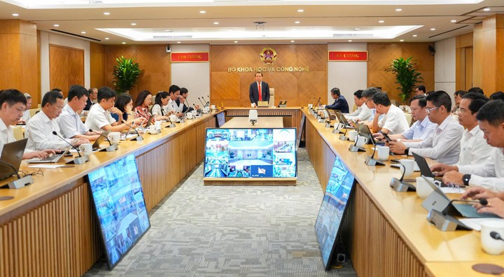 Tiếp tục xây dựng, hoàn thiện thể chế, nâng cao trách nhiệm thực thi công vụ - Ảnh 3.