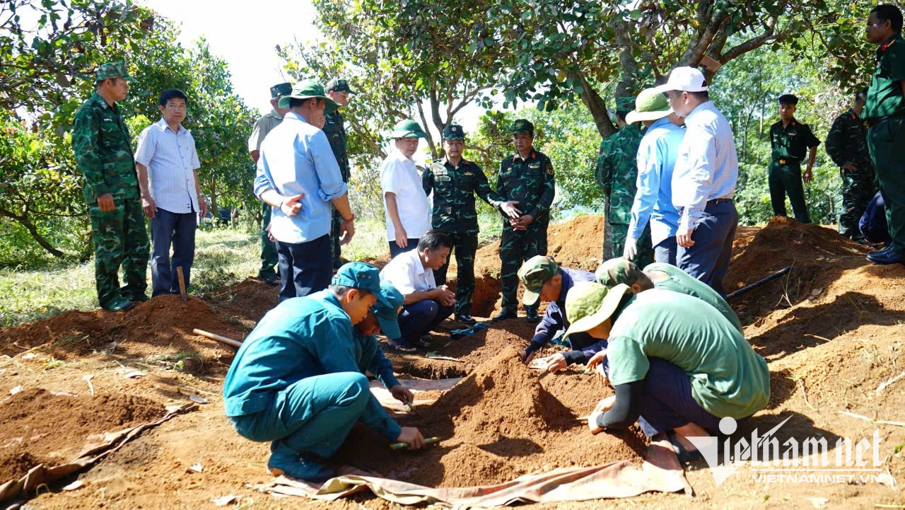 W-Bên cạnh sự nỗ lực của cán bộ, chiến sĩ, sự đồng hành của đồng bào DTTS tại các thôn, làng đã góp phần quan trọng đưa các liệt sĩ trở về với quê hương. jpg.jpg