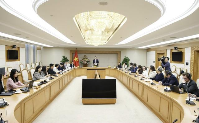 VPCP trao đổi kinh nghiệm với Đoàn công chức cao cấp Liên bang Nga về xây dựng, vận hành Cổng Dịch vụ công quốc gia- Ảnh 3. VPCP trao đổi kinh nghiệm với Đoàn công chức cao cấp Liên bang Nga về xây dựng, vận hành Cổng Dịch vụ công quốc gia- Ảnh 3.